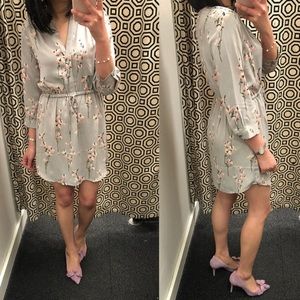✨Host Pick✨{LOFT} Floral Print Shirttail Hem Dress